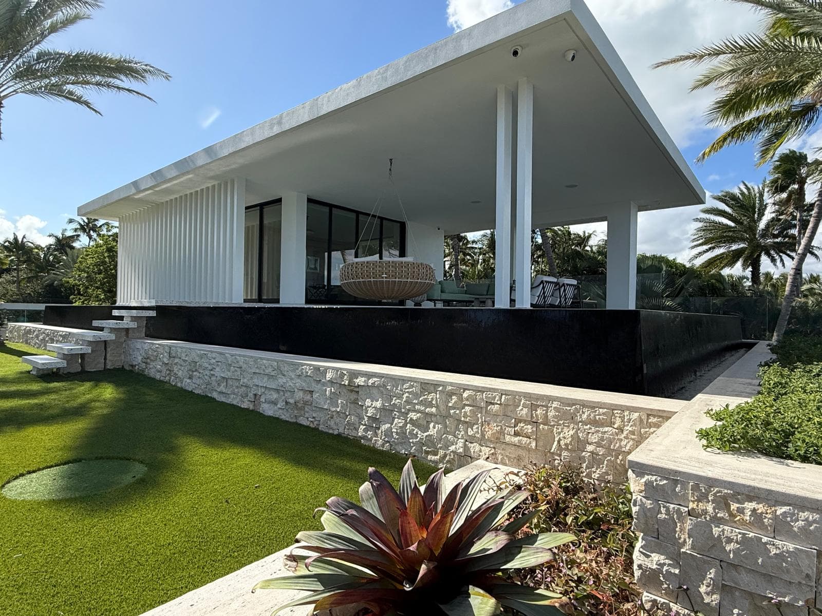 Cover 111 Palm Avenue